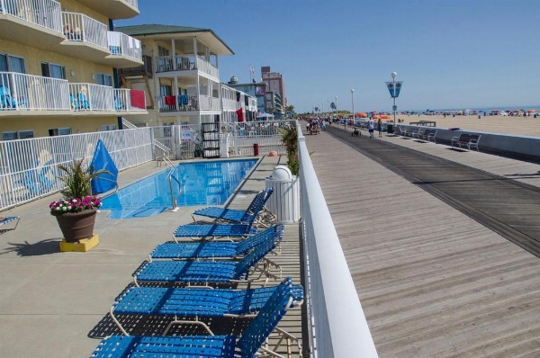 Crystal Beach Hotel image 11